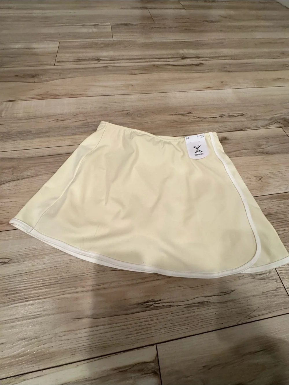 Xersion Cream Athletic Skort with White Trim